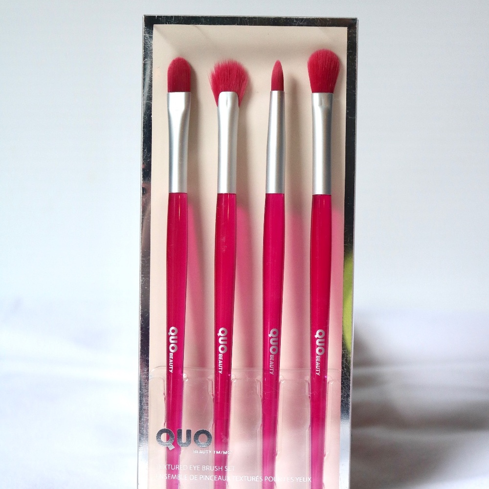 NEW QUO Textured Eye Brush Set Makeup Skincare Pink